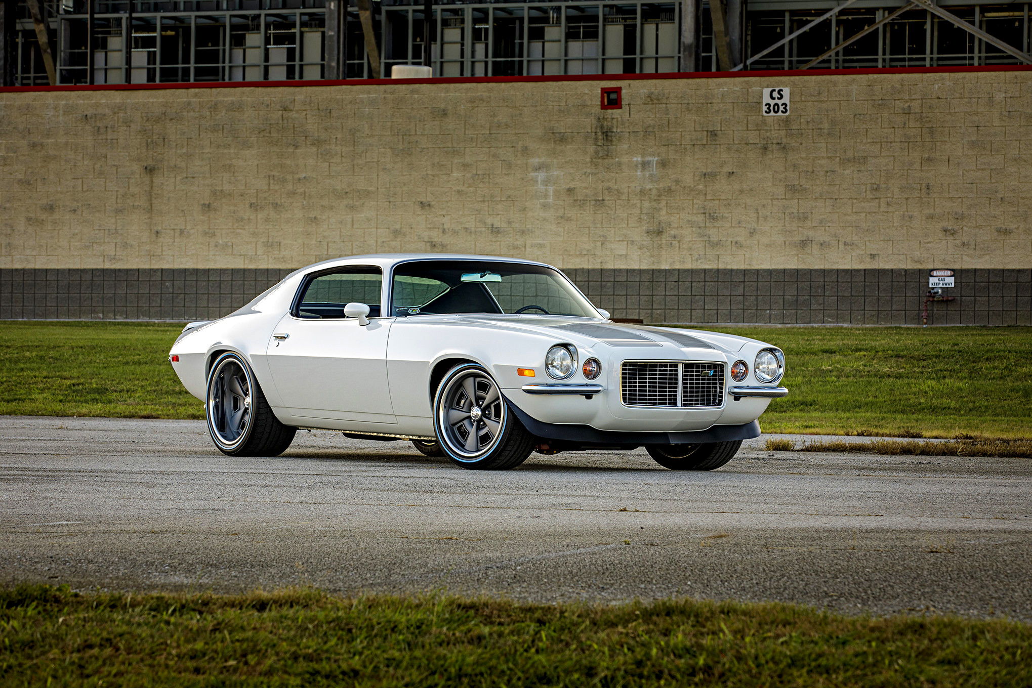 Could this be the perfect split bumper Camaro?