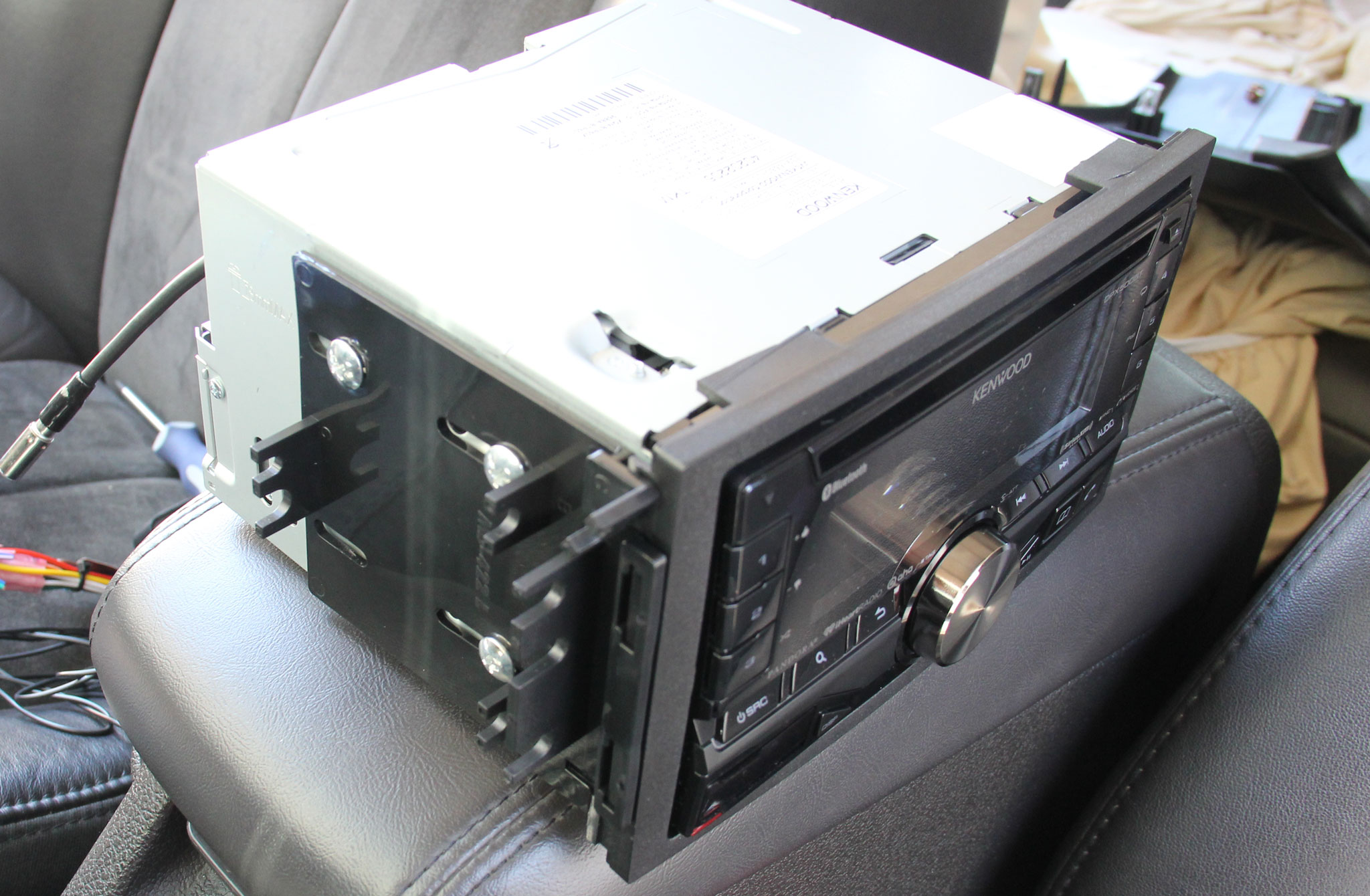 How To Install An Aftermarket Radio In A Trailblazer Ss 2008 Chevrolet Trailblazer Ss Radio Install 17