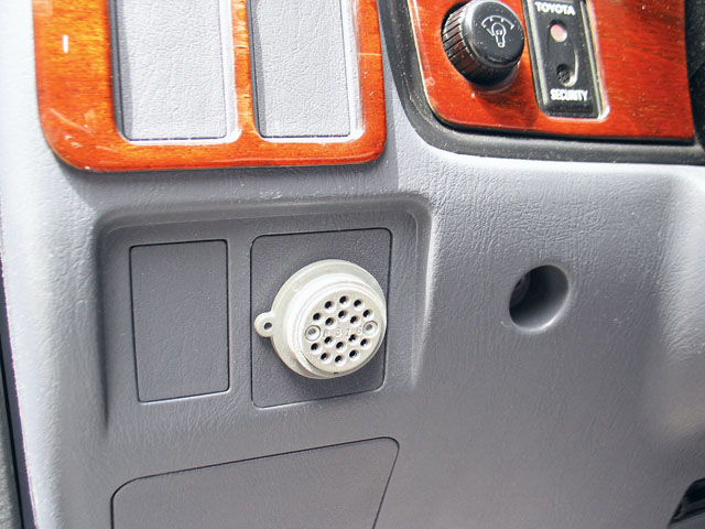 Ravelco Anti Theft System Gm High Tech Performance Magazine 0609htp 03 Z Ravelco Anti Theft Installed Unit 3 21